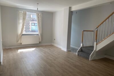 house - terraced for rent middle street