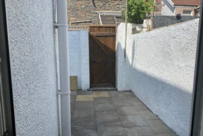 house - terraced for rent middle street