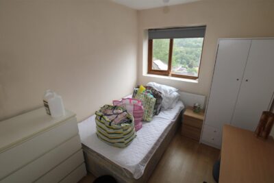 house - terraced for rent wood road