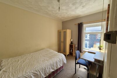 house - terraced for rent queen street