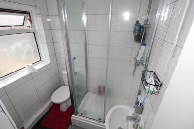 house - terraced for rent queen street