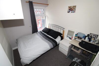 house - terraced for rent queen street