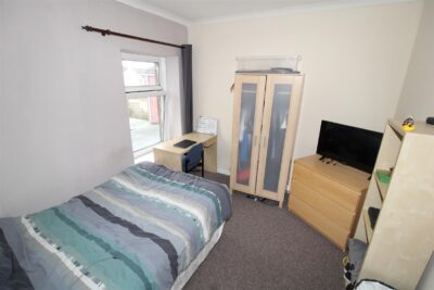 house - terraced for rent queen street