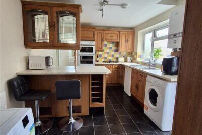 house - terraced for rent queen street