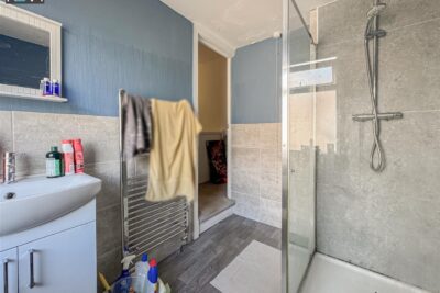 house for sale queen street