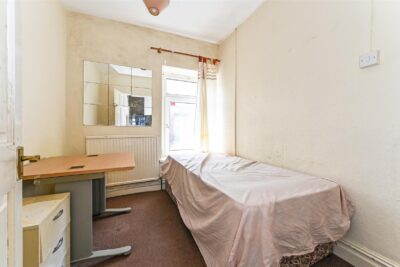 house - terraced for sale queen street