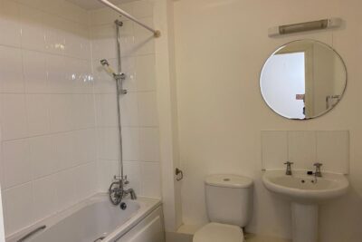 apartment for sale overstone court