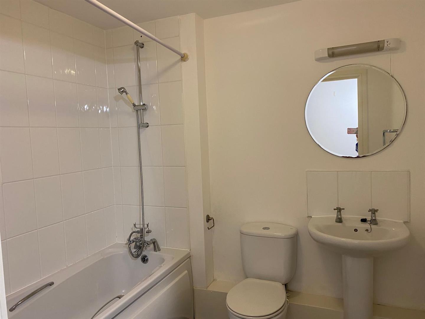 apartment for sale overstone court