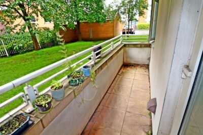 apartment for sale overstone court