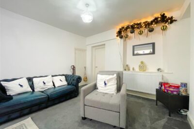 house - terraced for sale park street