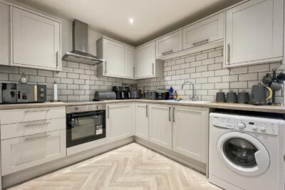 house - terraced for sale park street