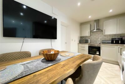 house - terraced for sale park street