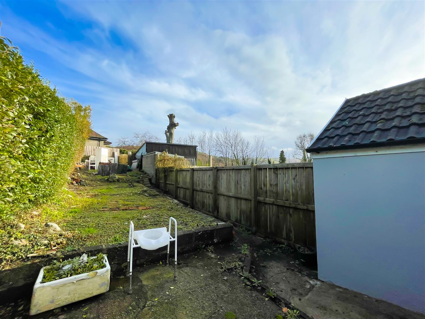 house - terraced for sale park street