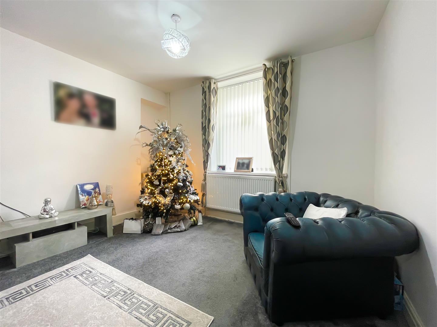 house - terraced for sale park street