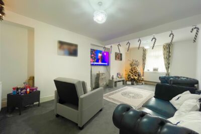 house - terraced for sale park street