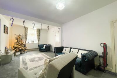 house - terraced for sale park street