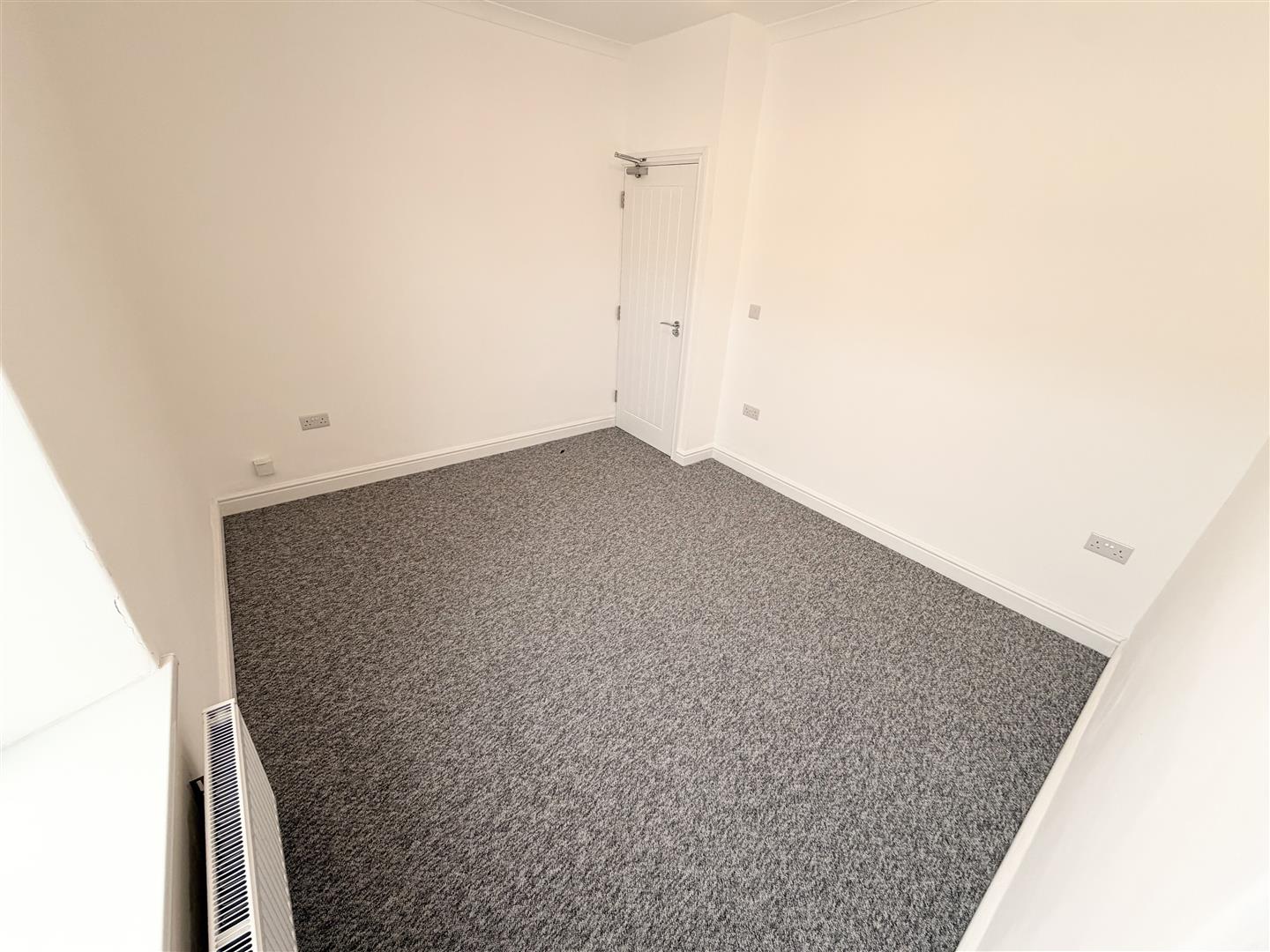 house for rent commercial street