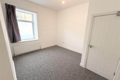 house for rent commercial street