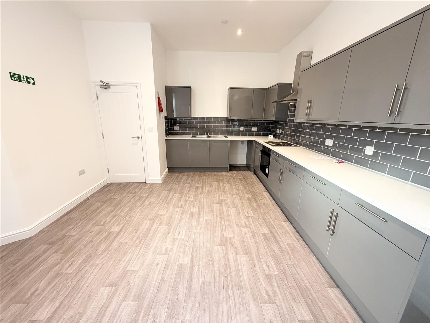 house for rent commercial street