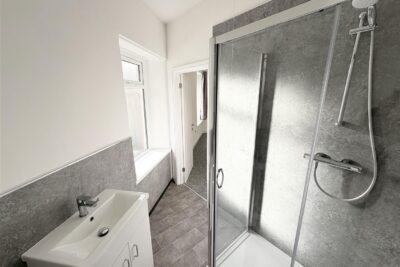 house for rent commercial street