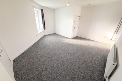 house for rent commercial street