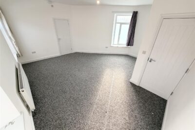 house for rent commercial street