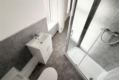 house for rent commercial street