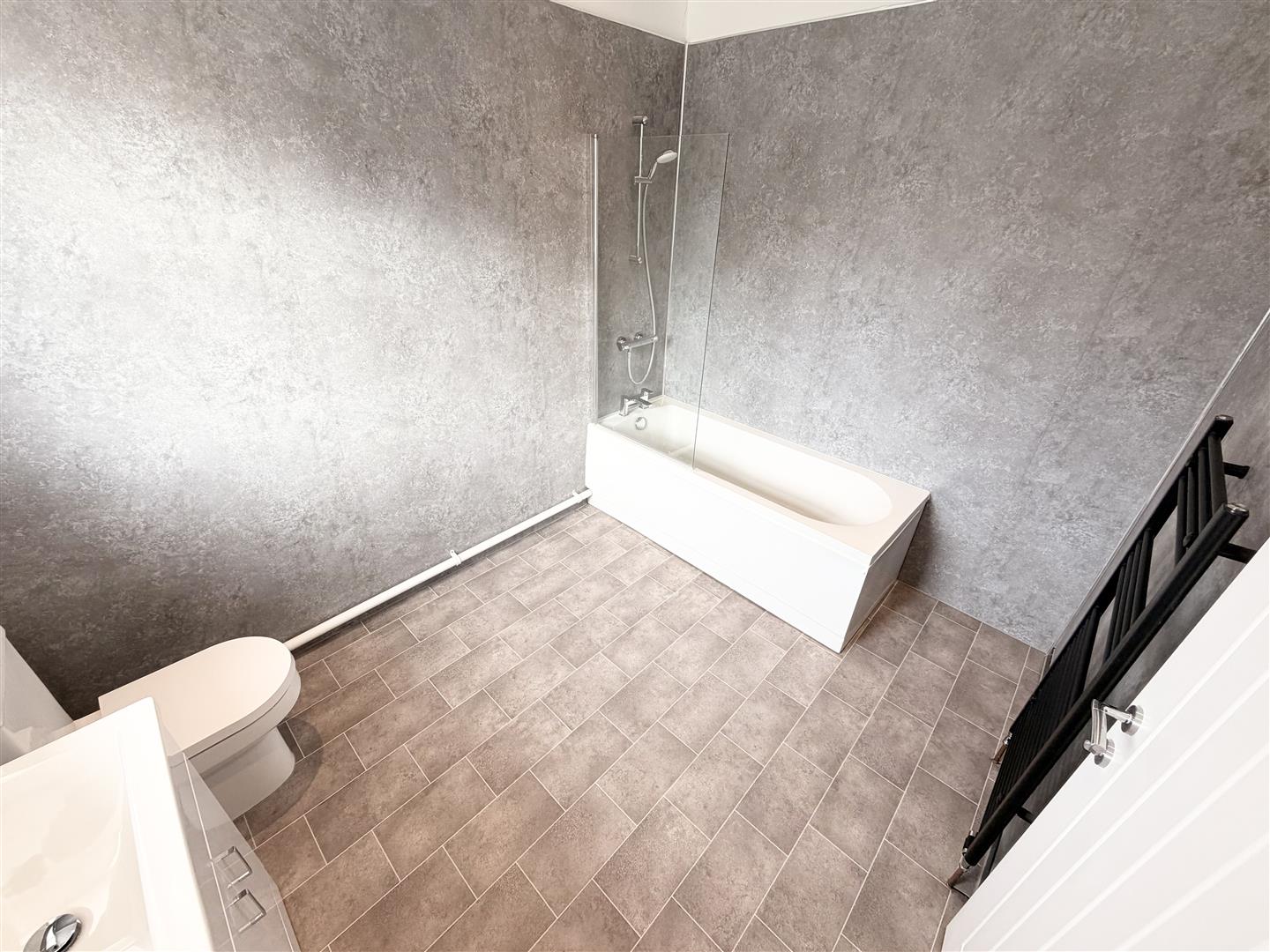 house for rent commercial street