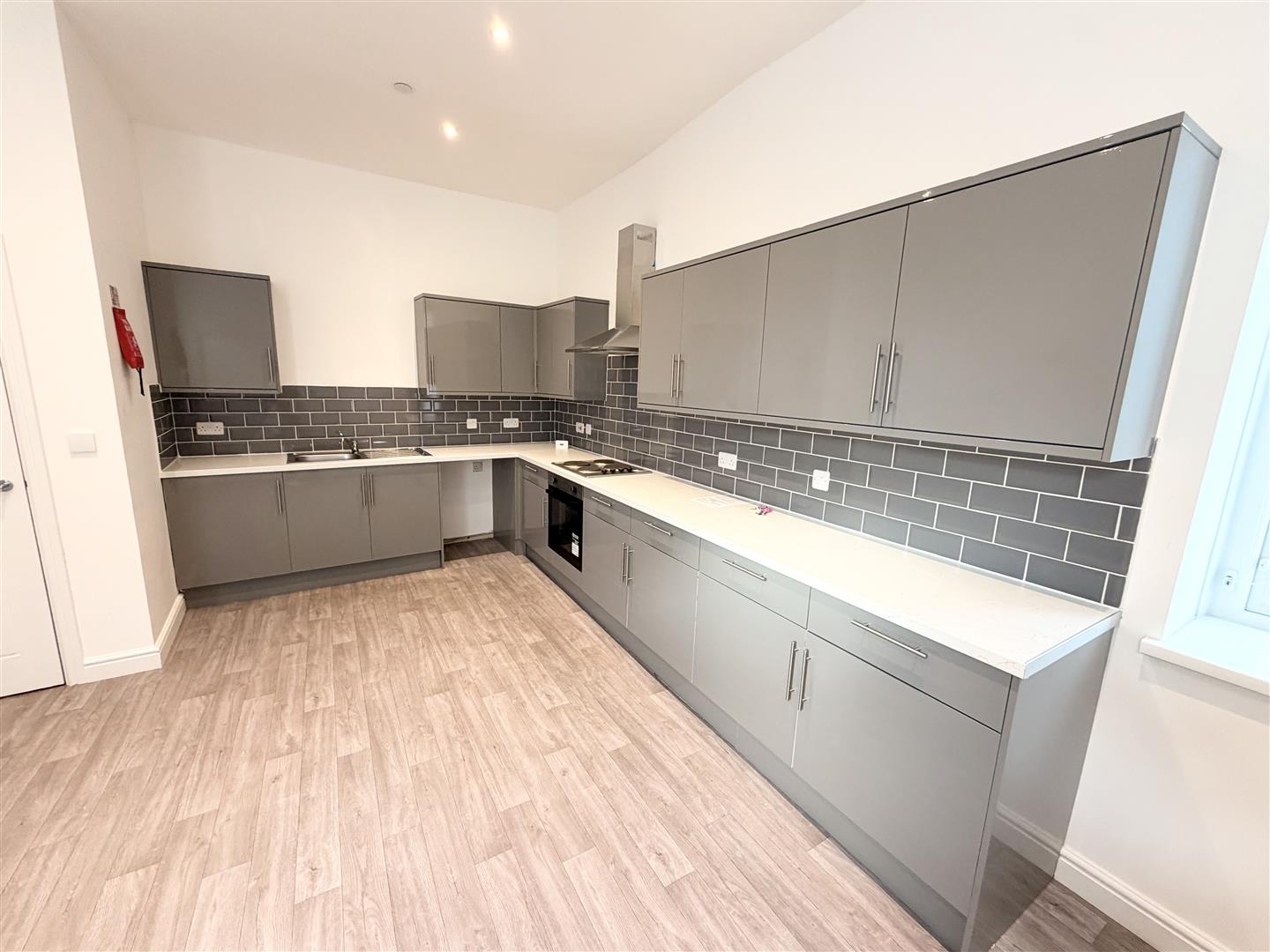 house for rent commercial street