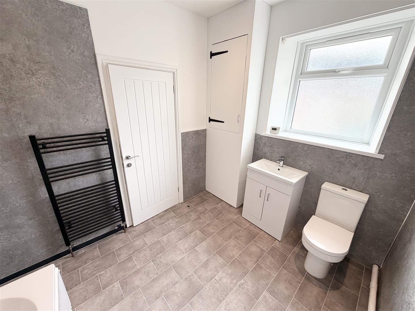 house for rent commercial street