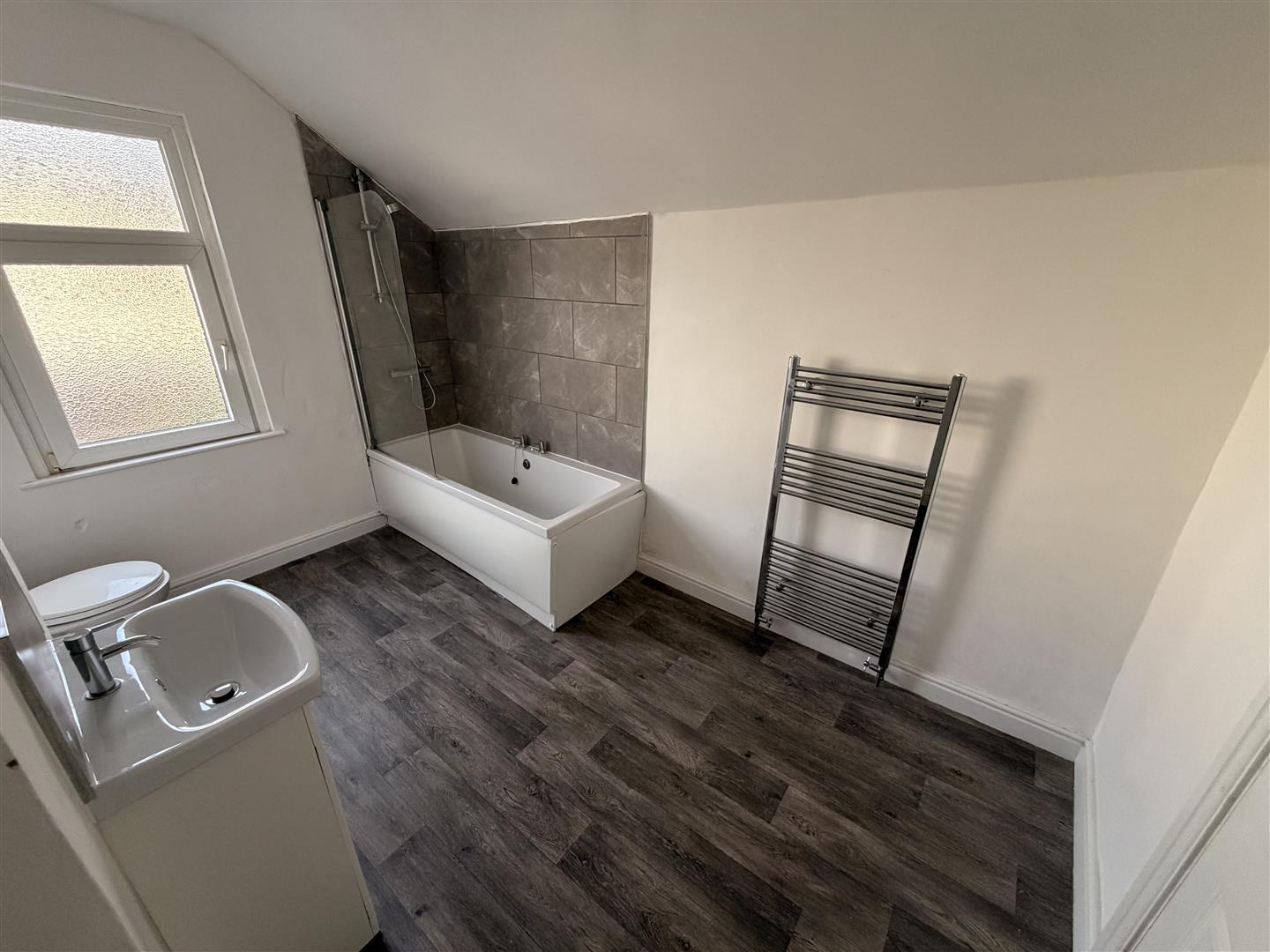 house - terraced for rent wingfield street