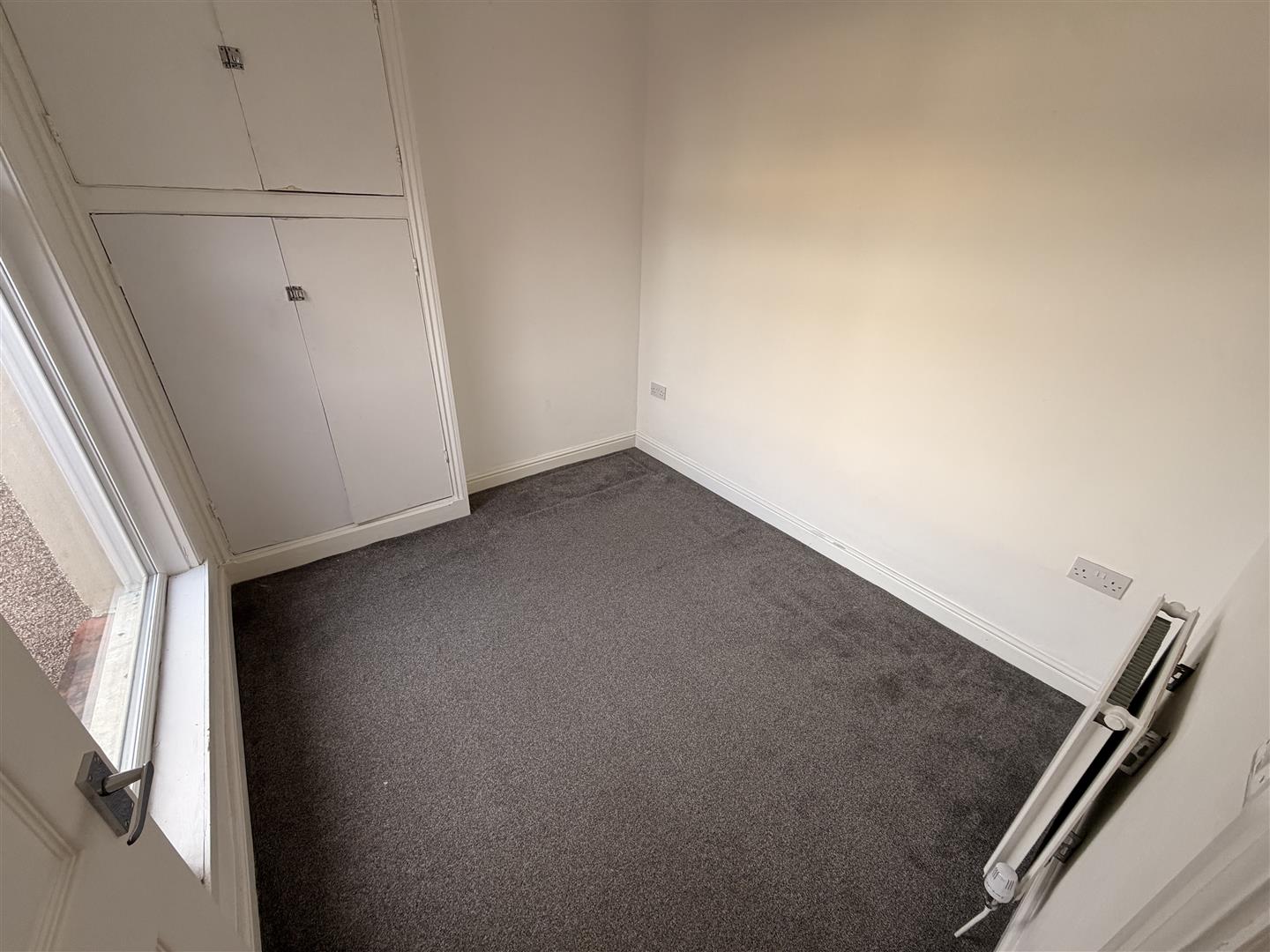 house - terraced for rent wingfield street