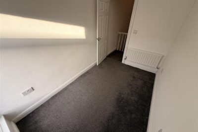 house - terraced for rent wingfield street