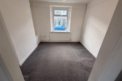 house - terraced for rent wingfield street