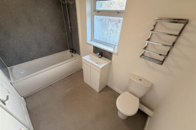 house for rent commercial street