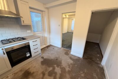 house for rent commercial street