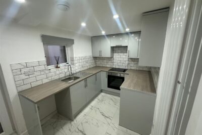 house - terraced for rent fox street