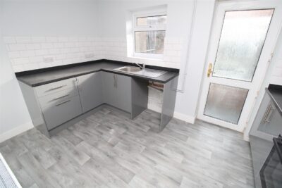 house - terraced for rent seymour street