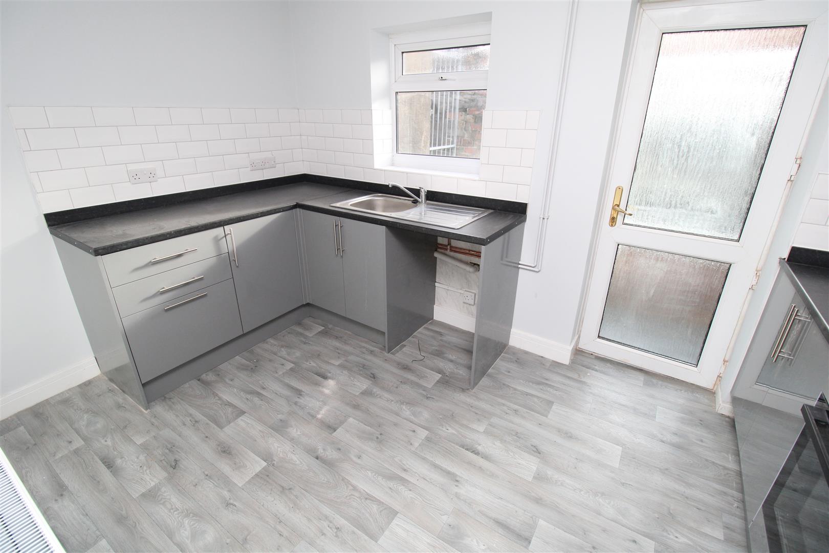 house - terraced for rent seymour street