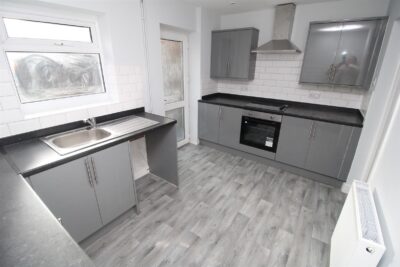 house - terraced for rent seymour street