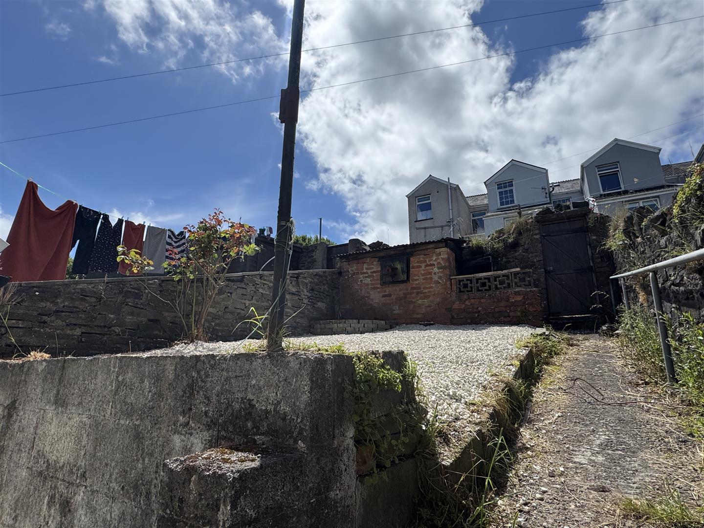 house - terraced for rent herbert street