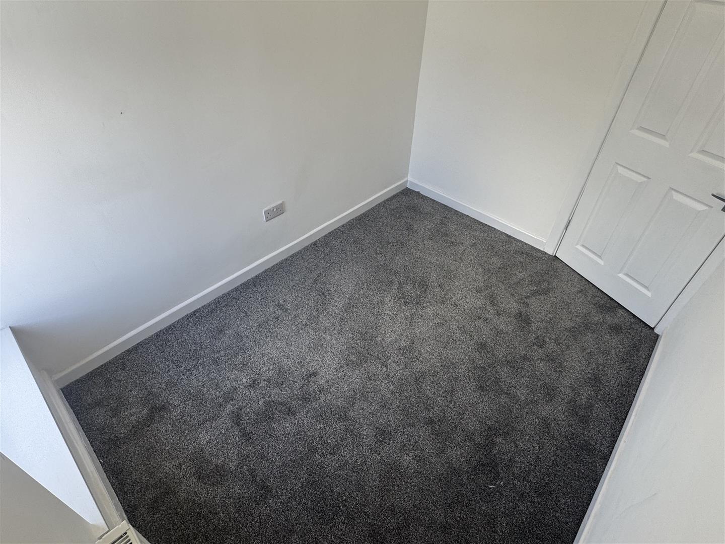 house - terraced for rent herbert street