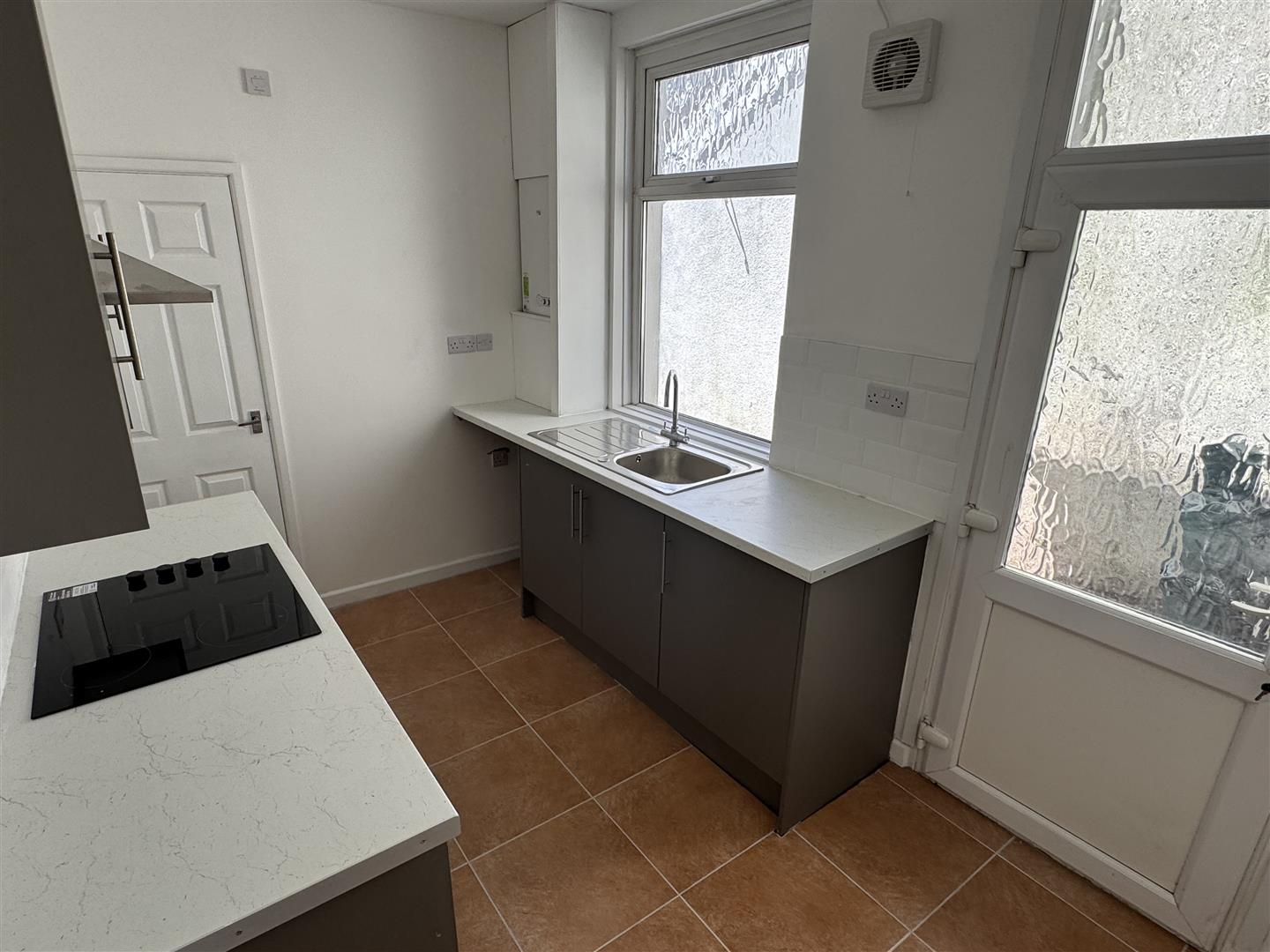 house - terraced for rent herbert street