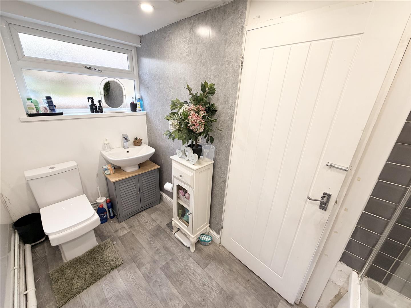 house - terraced for rent tynybedw street