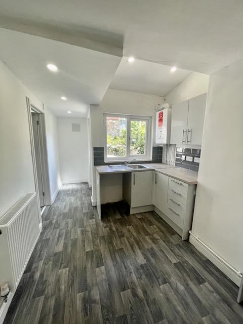 house - terraced for rent tynybedw street