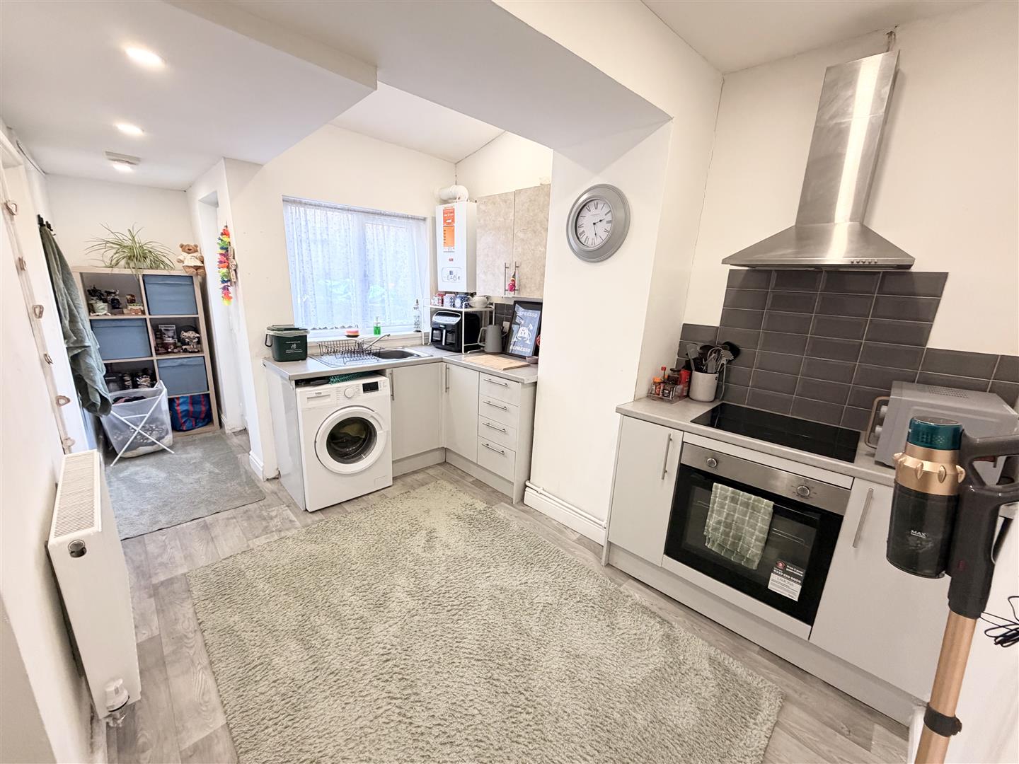 house - terraced for rent tynybedw street