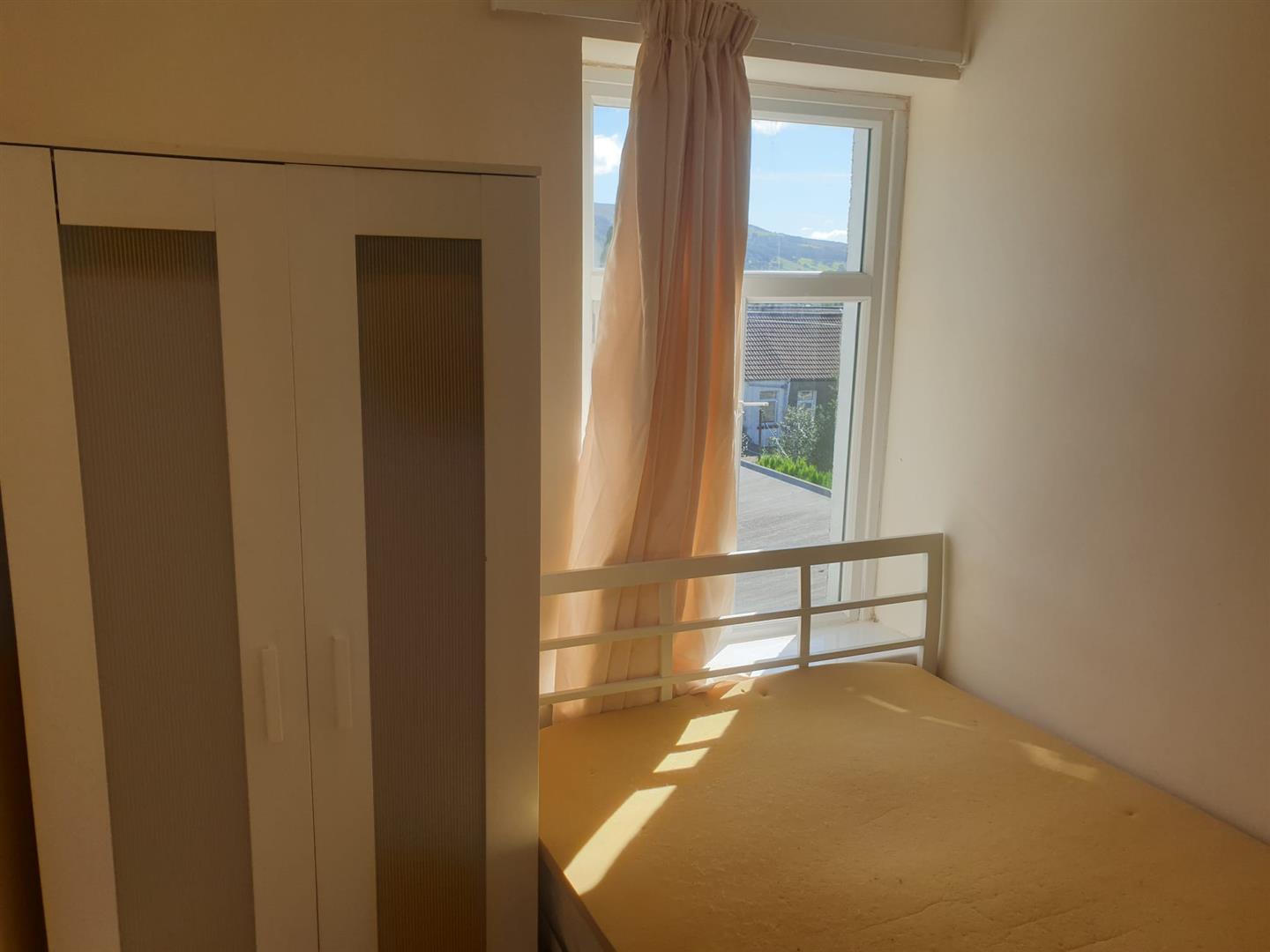 house - terraced for rent king street