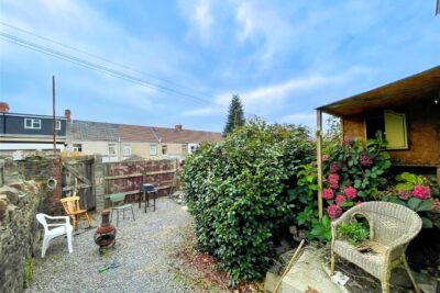 house - terraced for rent king street