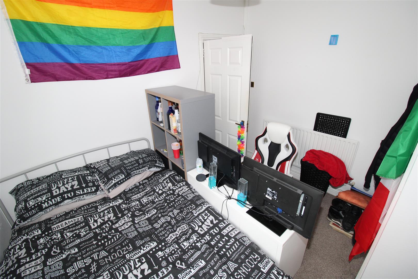 room for rent collins terrace