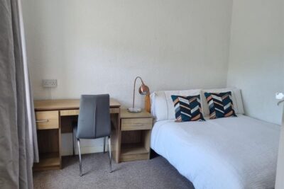 house - terraced for rent meadow street